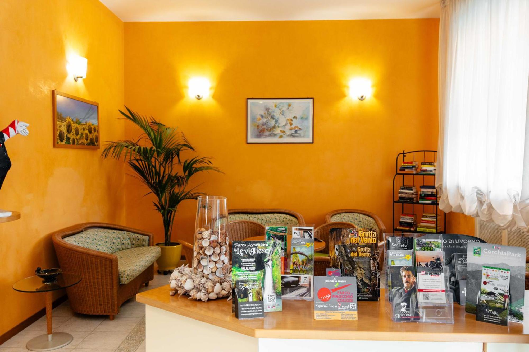 Hotel Pardini Viareggio Bagian luar foto