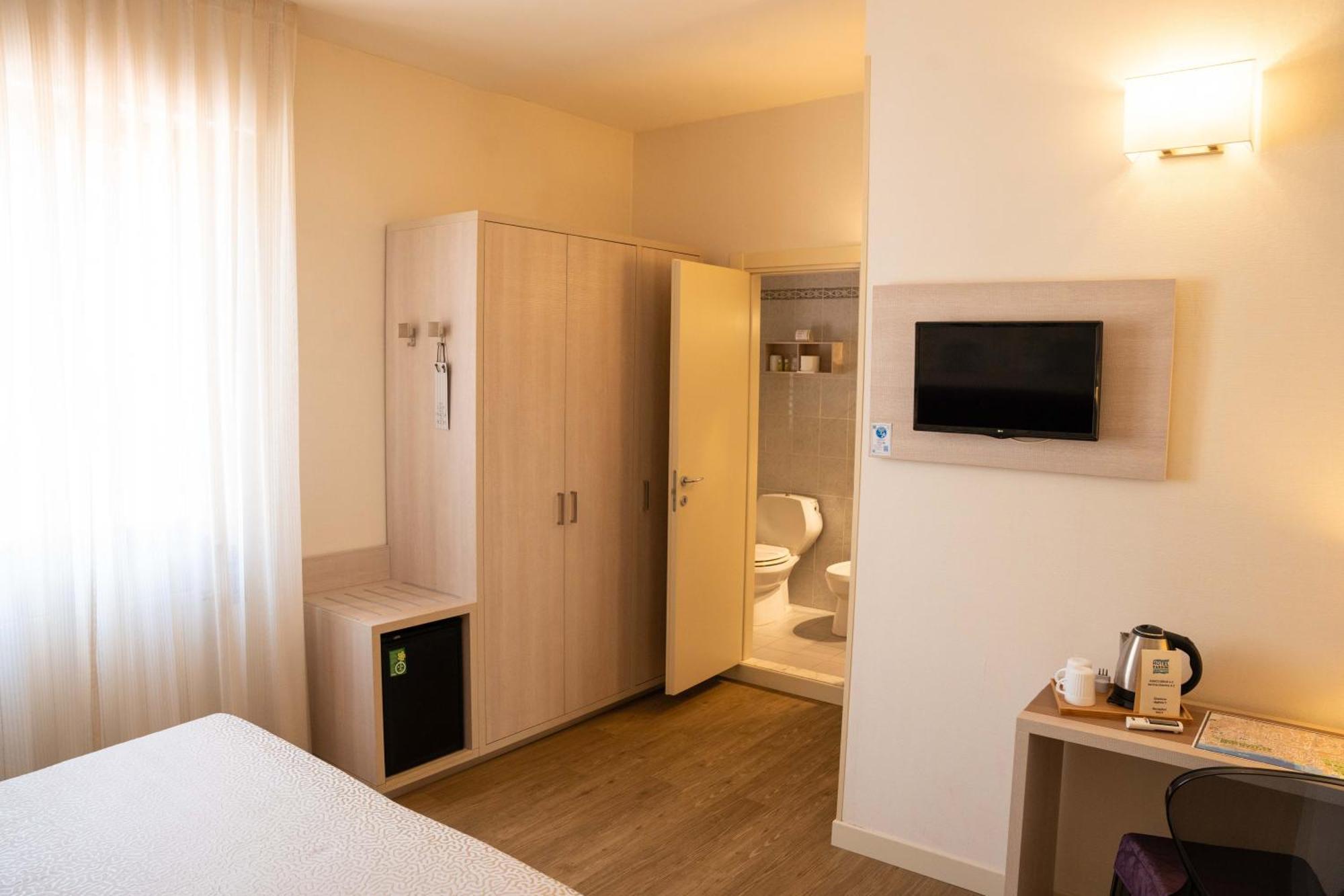 Hotel Pardini Viareggio Bagian luar foto