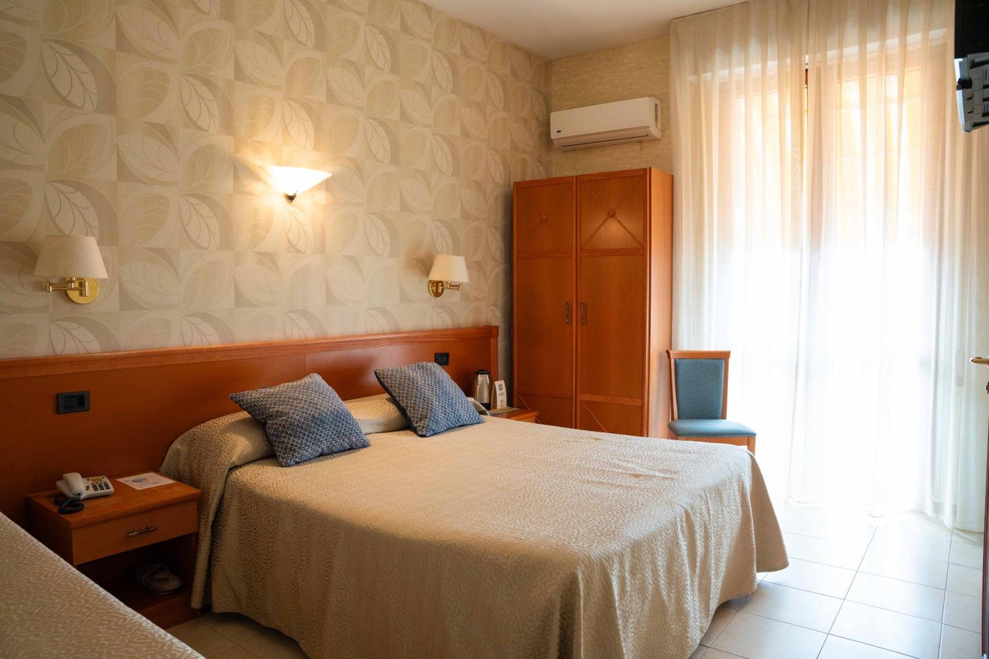Hotel Pardini Viareggio Bagian luar foto