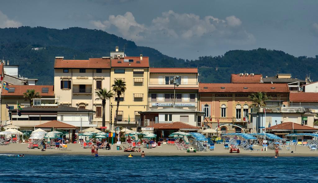 Hotel Pardini Viareggio Bagian luar foto